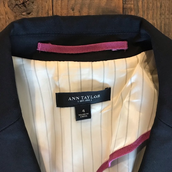 Ann Taylor 2-Button Black Blazer - Size: 4 - Picture 3 of 6